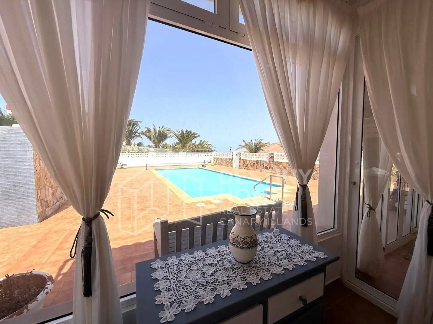 Terrassa de Casa o xalet en venda en La Oliva amb Terrassa, Piscina i Moblat