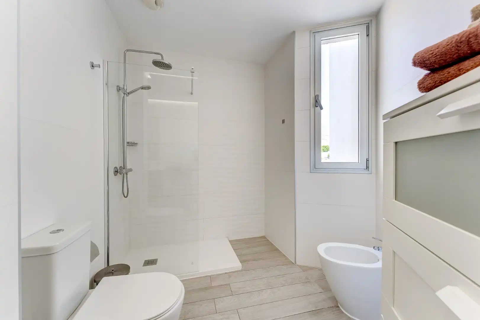 Bany de Apartament en venda en Adeje amb Terrassa, Piscina i Moblat