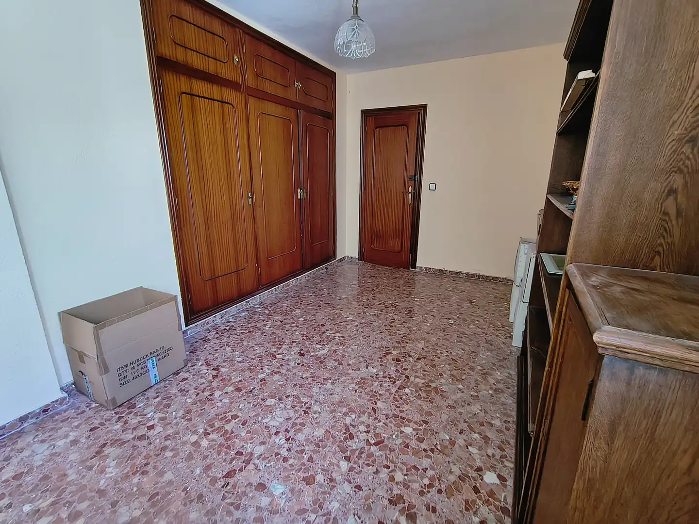 Wohnung zum Verkauf in Alicante / Alacant mit Klimaanlage, Terrasse und Abstellraum