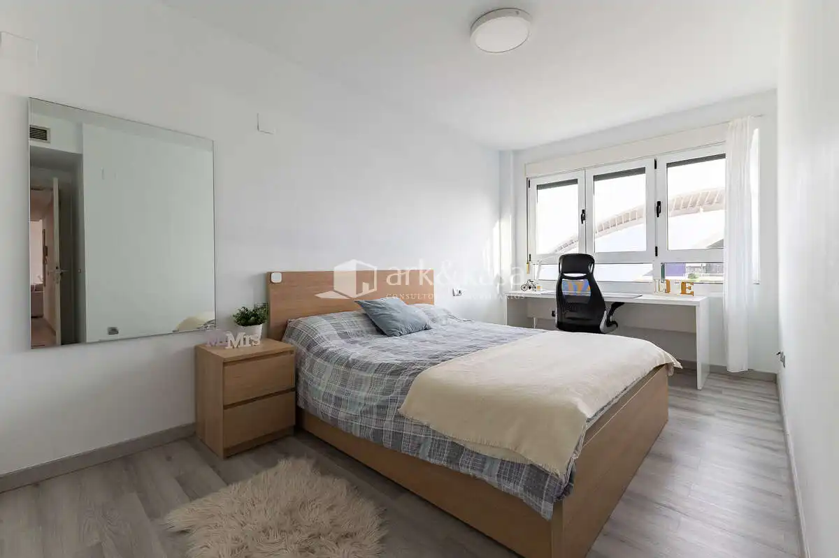 Schlafzimmer von Wohnung zum Verkauf in Valencia mit Klimaanlage, Abstellraum und Ofen