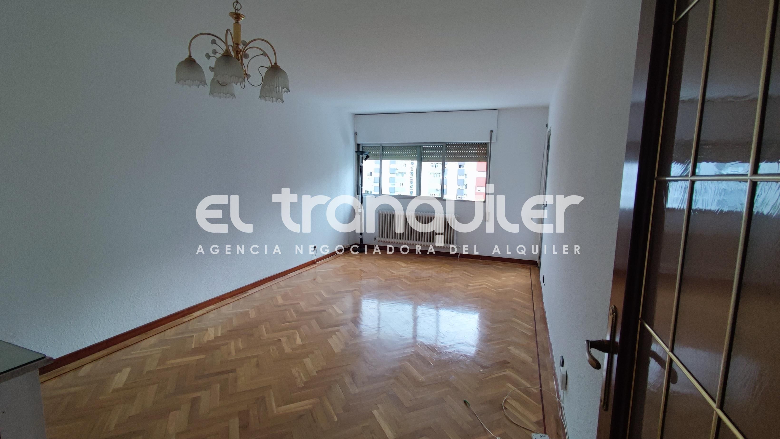 Living room of Flat to rent in  Madrid Capital  with Parquet flooring, Terrace and Furnished