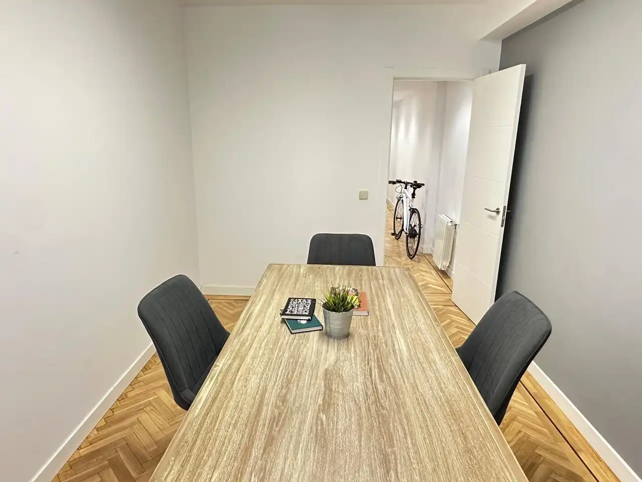 Menjador de Planta baixa de lloguer en Madrid amb Calefacció
