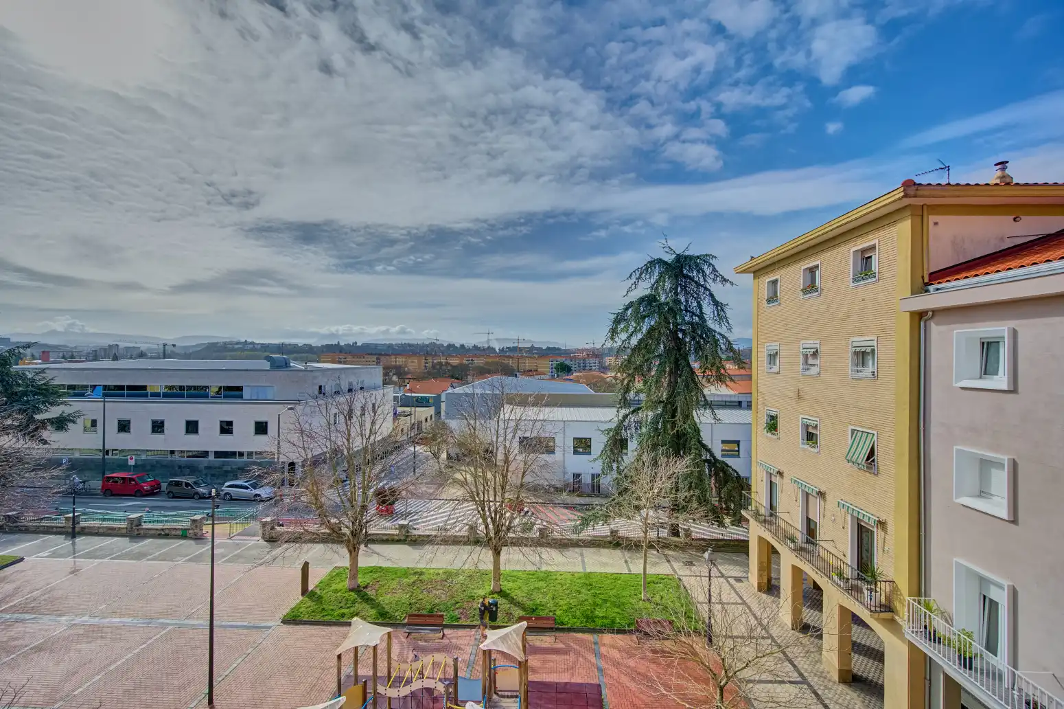 Vista exterior de Piso en venta en  Pamplona / Iruña con Calefacción y Parquet