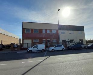 Vista exterior de Nau industrial en venda en Leganés