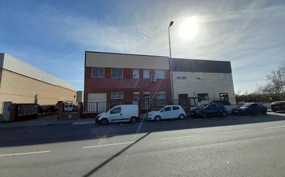 Vista exterior de Nau industrial en venda en Leganés