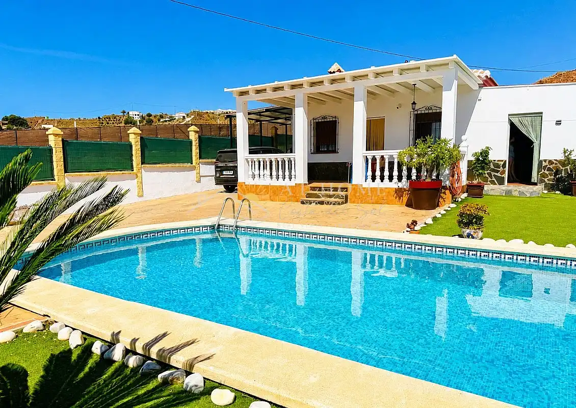 Casa con piscina in affitto a Torrox Pueblo