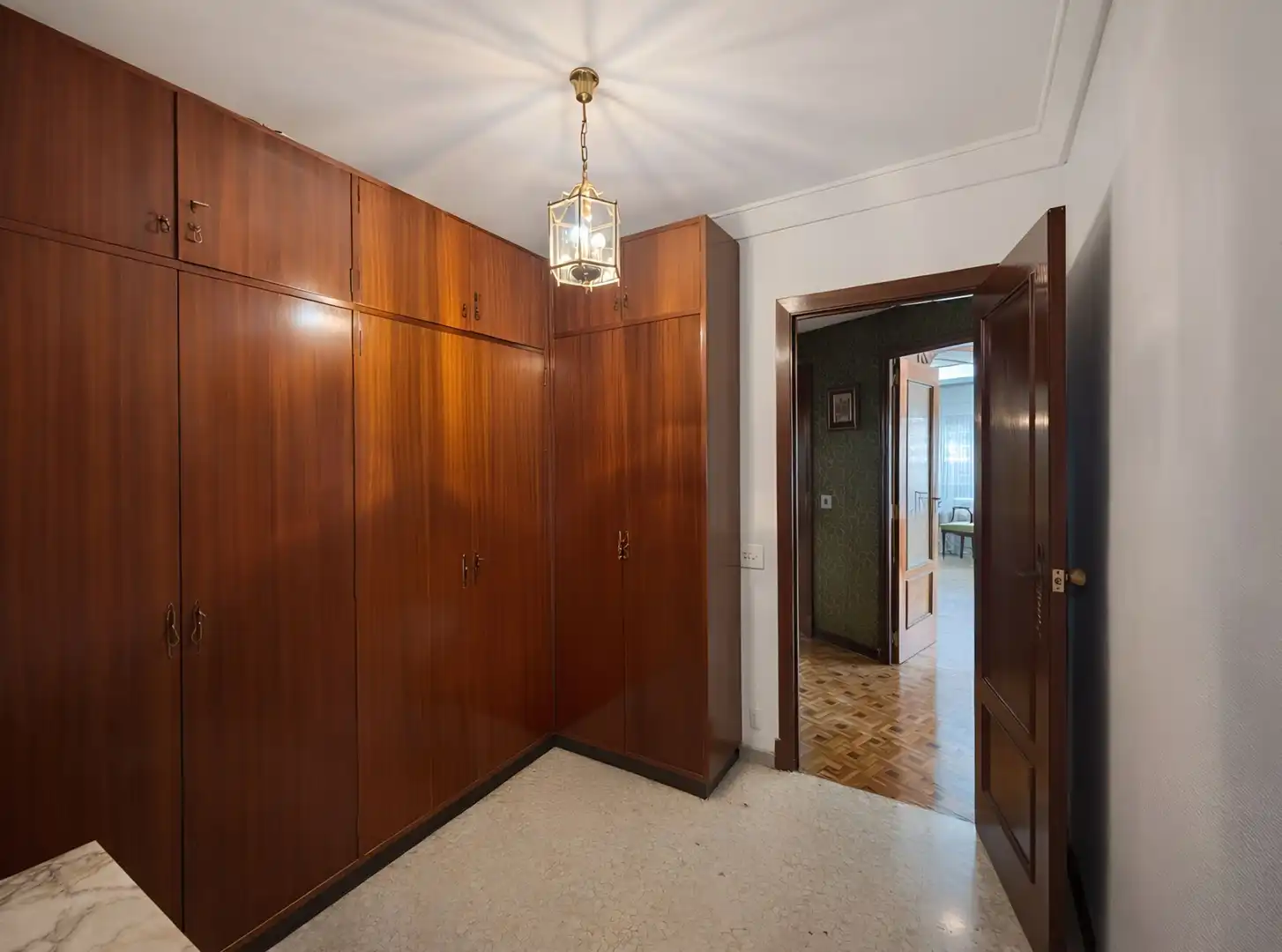 Flat for sale in Zaragoza  with Heating