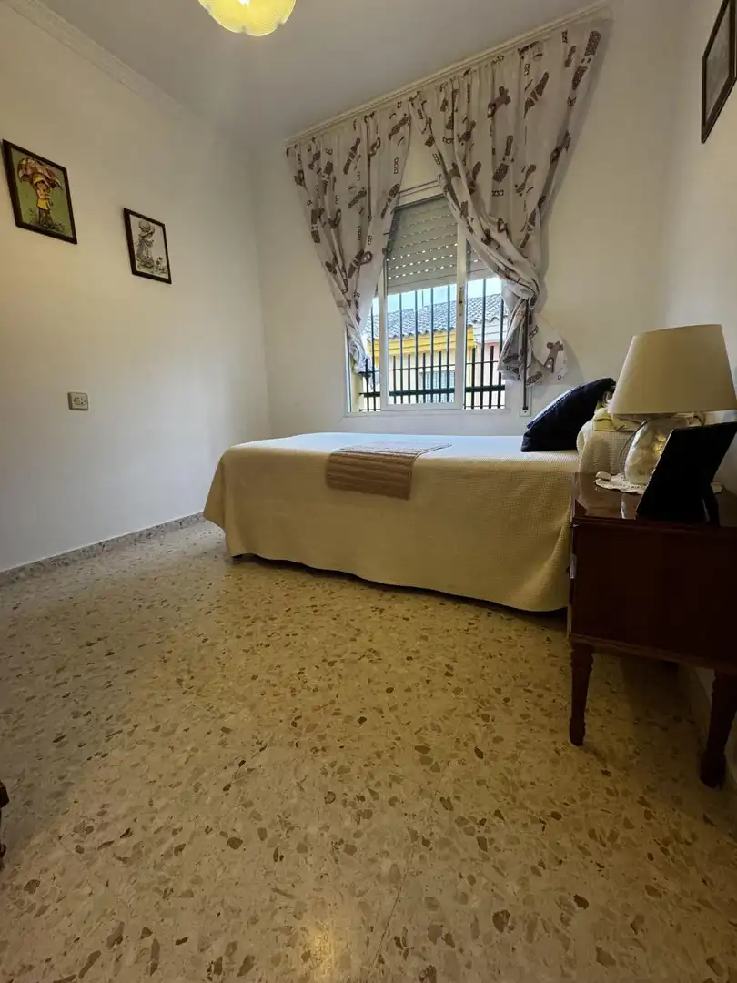 Dormitori de Casa adosada en venda en Jerez de la Frontera amb Aire condicionat, Calefacció i Terrassa