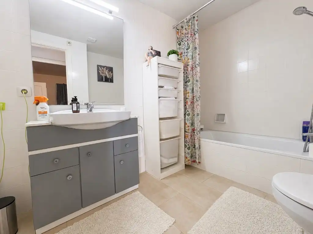 Bathroom of Apartments for rent in Calvià  with Air Conditioner, Heating and Terrace