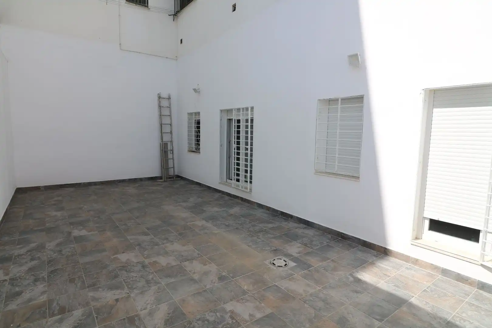 Flat for sale in Sevilla  with Air Conditioner