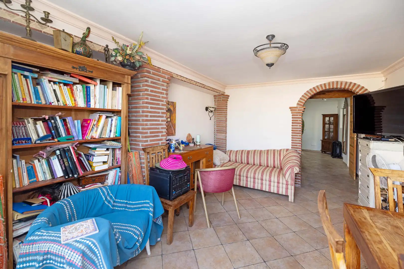 Sala d'estar de Casa adosada en venda en Marbella amb Terrassa i Traster