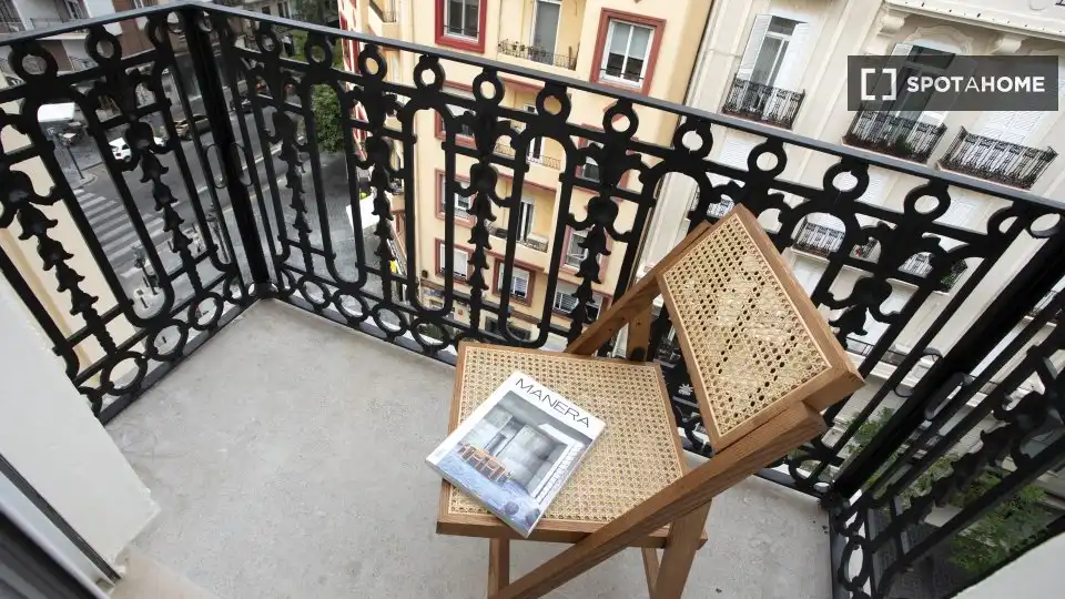 Piso con terraza en alquiler en L'Eixample, imagen 2
