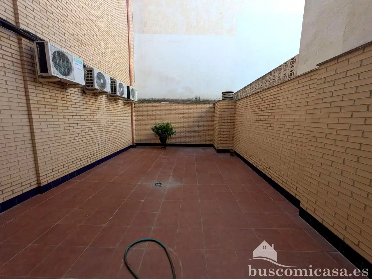 Terraza de Local de alquiler en Linares con Aire acondicionado