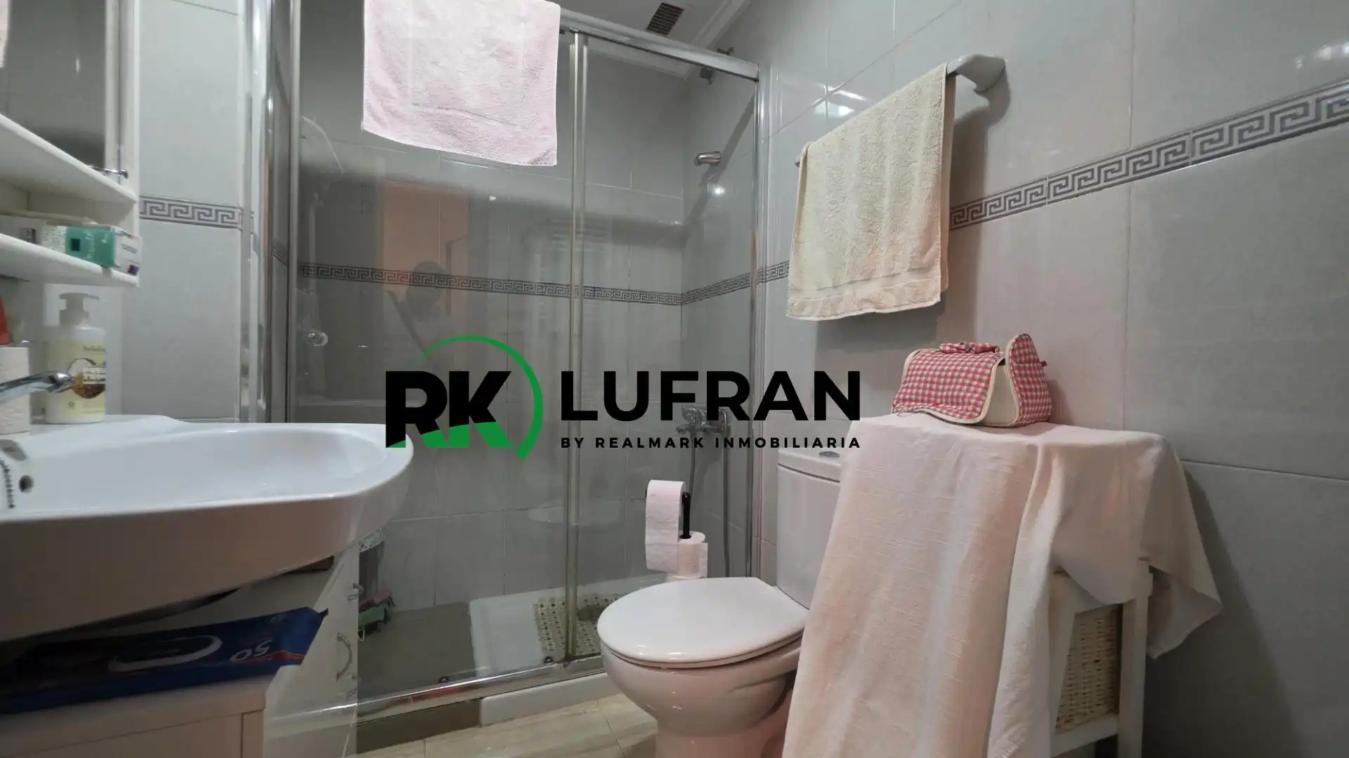 Badezimmer von Wohnung zum Verkauf in El Campello mit Klimaanlage, Privatgarten und Terrasse