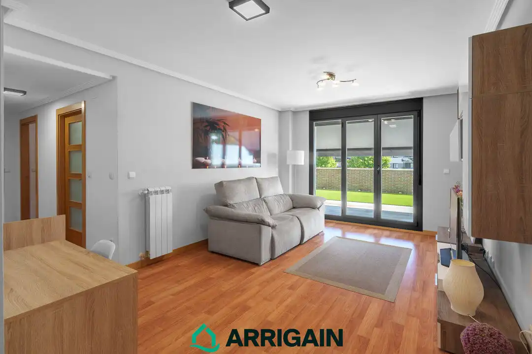 Sala de estar de Piso en venta en Astigarraga con Calefacción, Terraza y Trastero