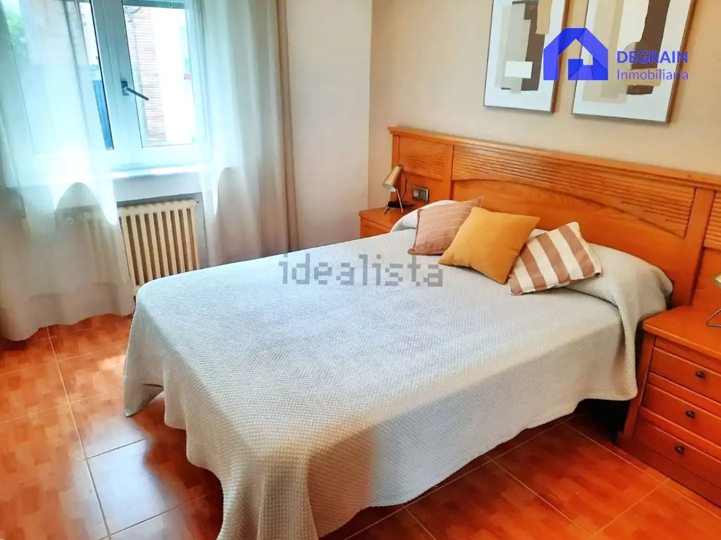 Schlafzimmer von Erdgeschoss zur Miete in Oviedo 