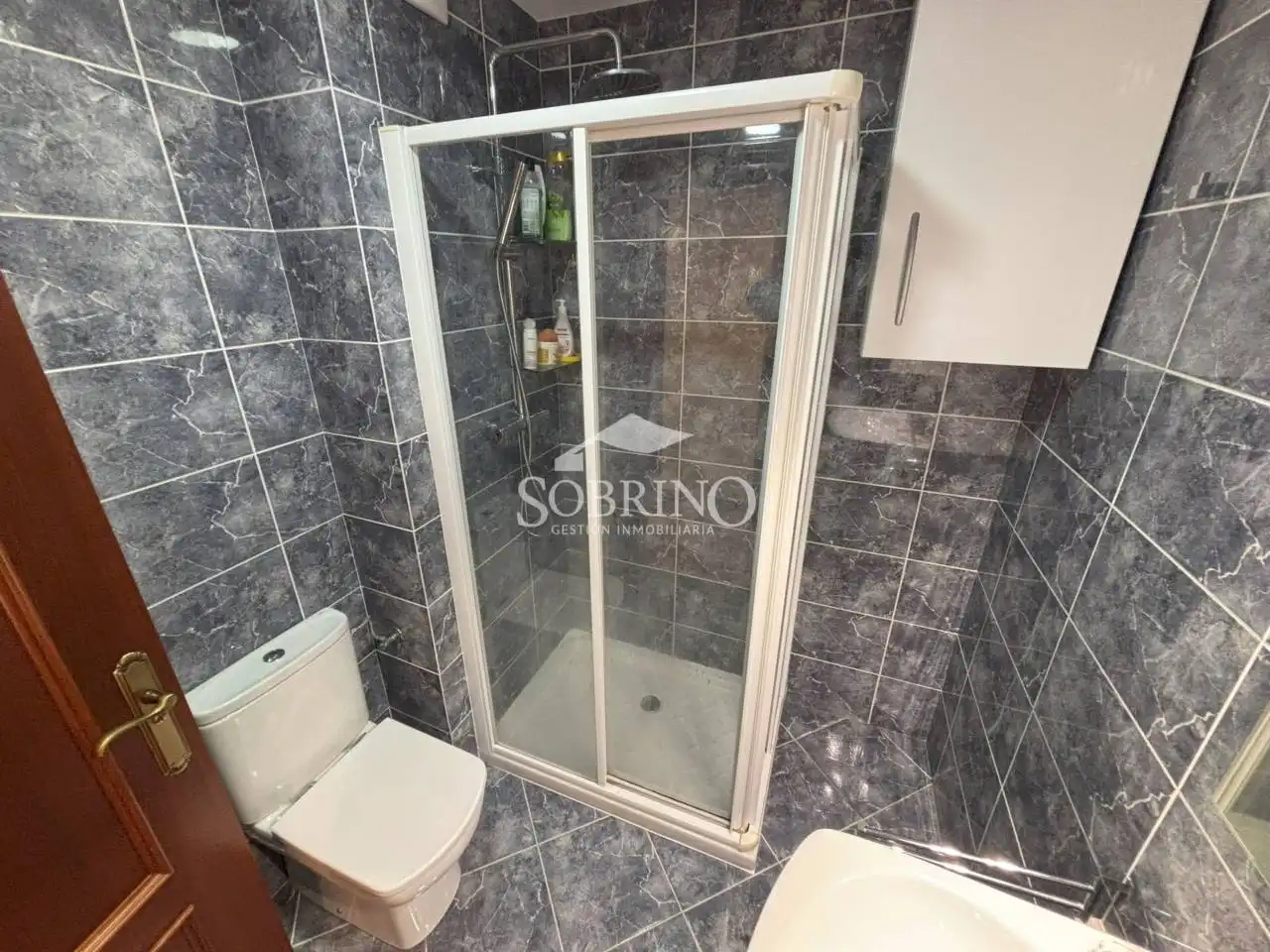 Badezimmer von Wohnungen zum Verkauf in Llanes mit Heizung
