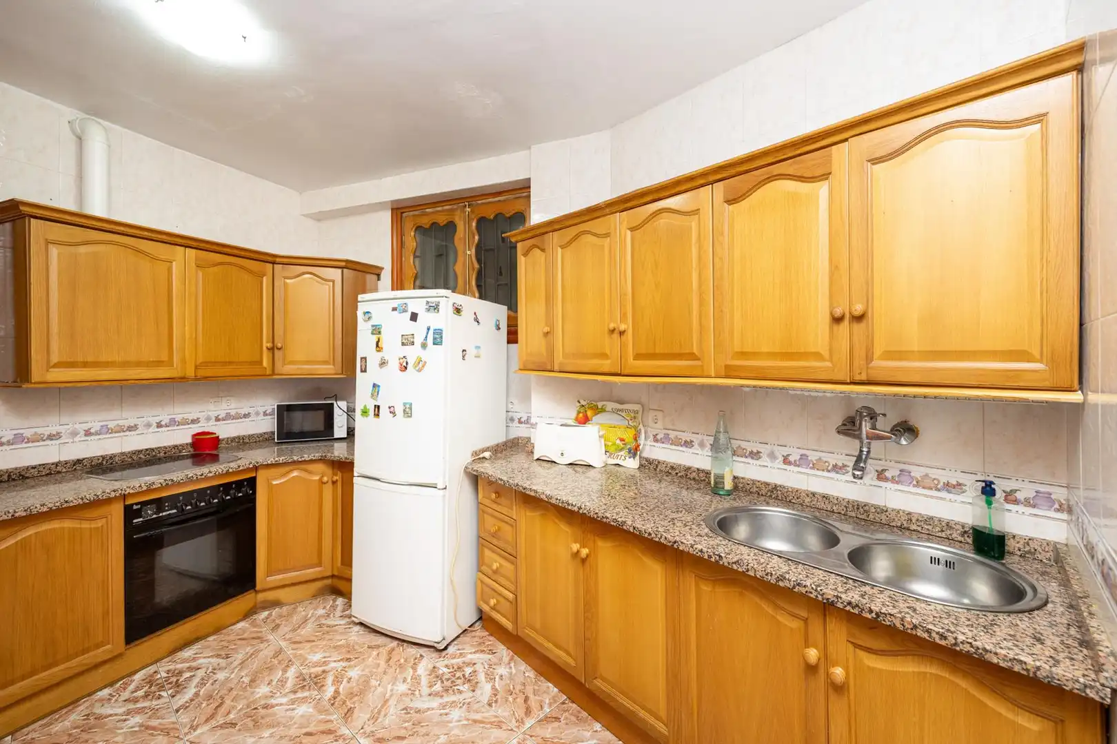 Cocina de Edificio en venta en Lanjarón