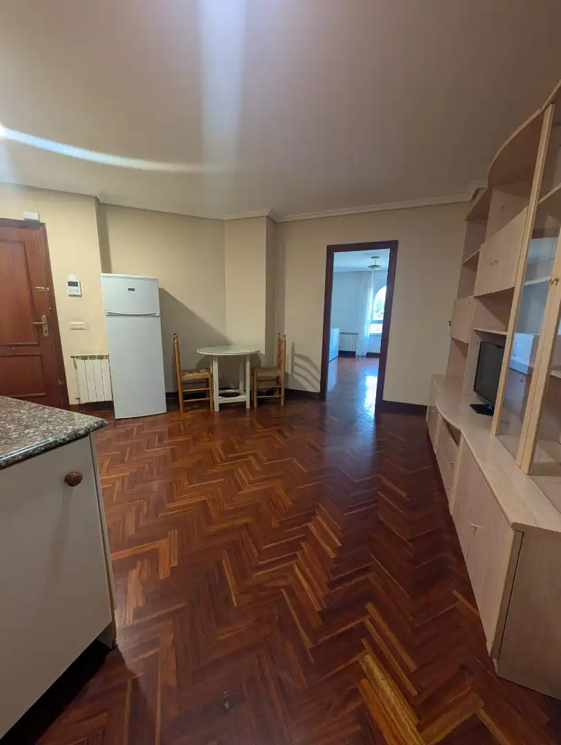 Schlafzimmer von Wohnung zur Miete in Santander mit Möbliert