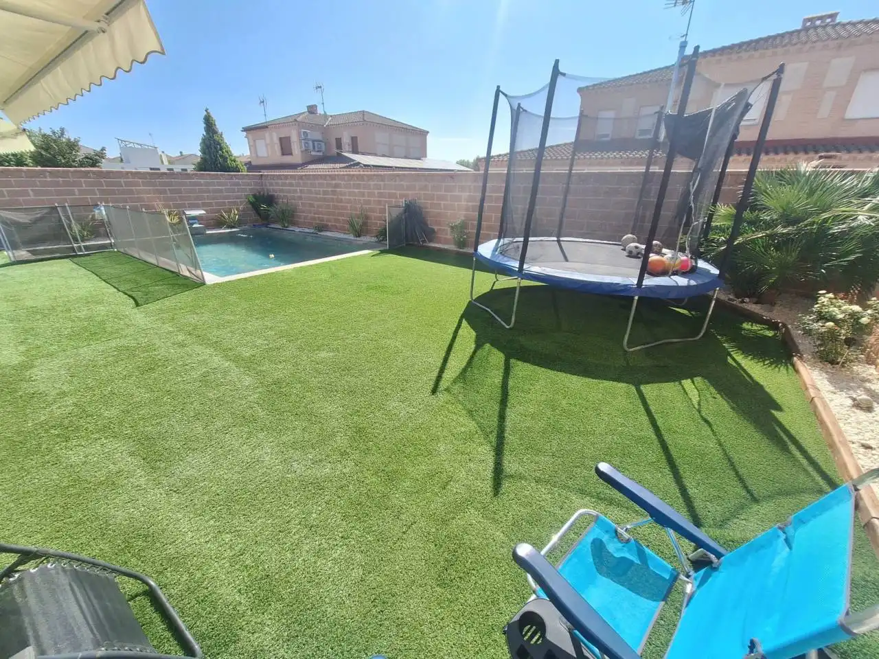 Piscina de Casa adosada en venta en Carranque con Aire acondicionado, Calefacción y Terraza