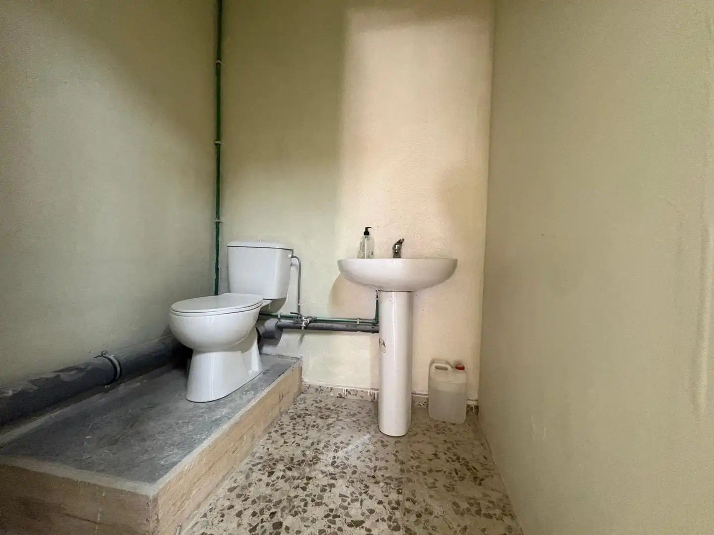 Baño de Local de alquiler en Algeciras