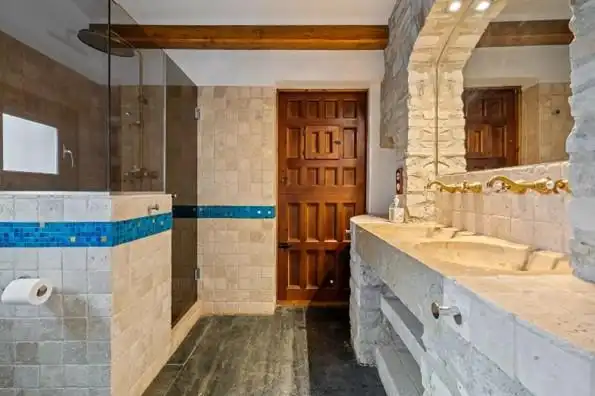 Baño de Finca rústica en venta en Querol con Calefacción, Jardín privado y Terraza