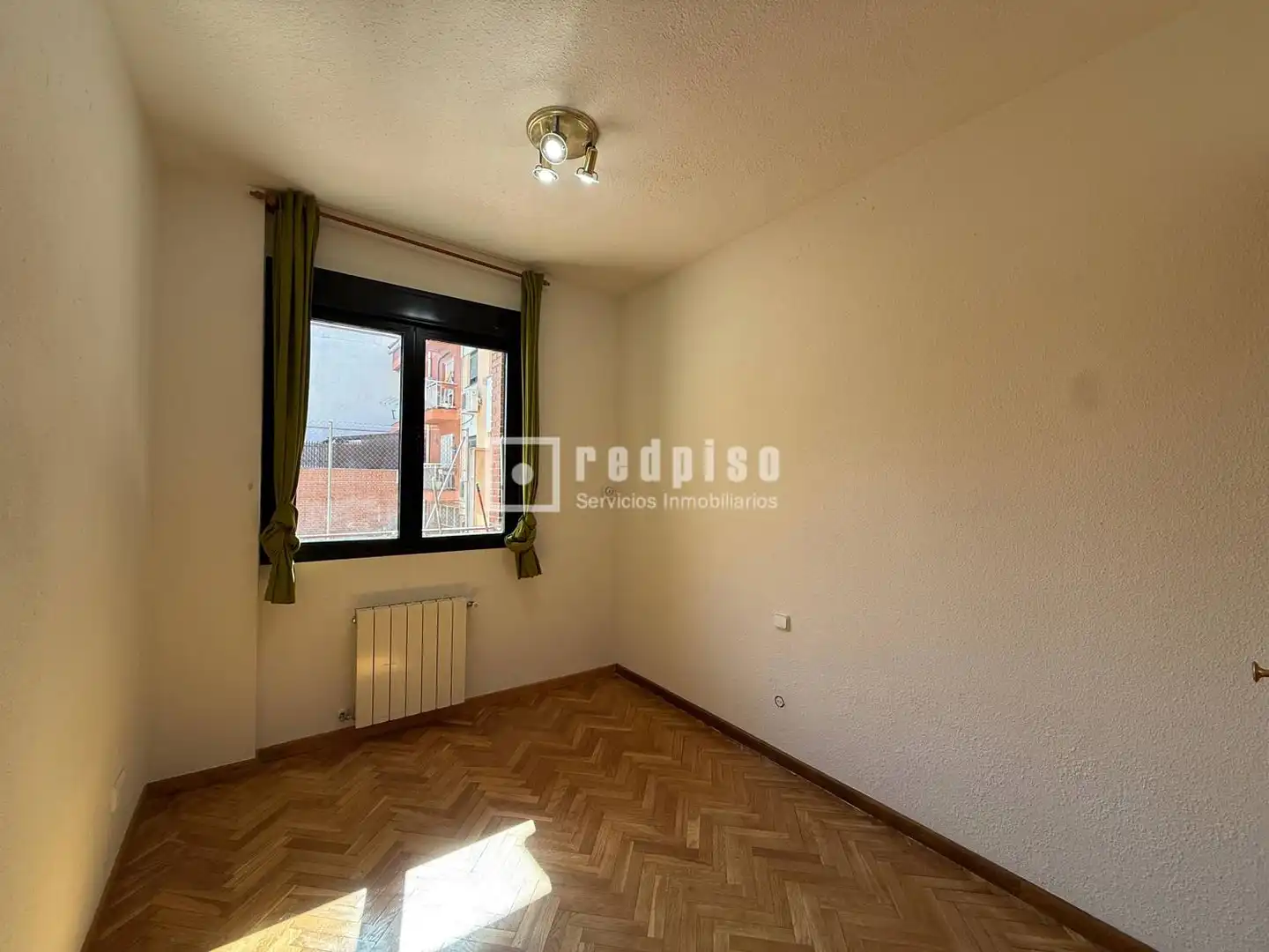Bedroom of Flat for sale in Madrid  with Air Conditioner, Heating and Parquet flooring