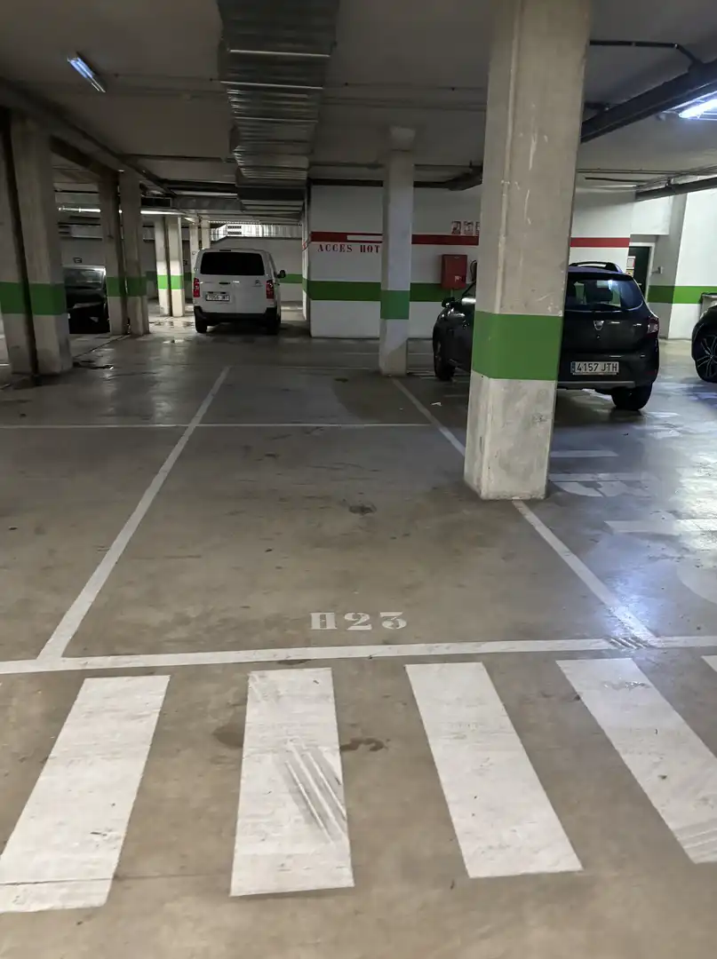 Garage zum Verkauf in Carrer Can Masachs, 18, Zona Industrial