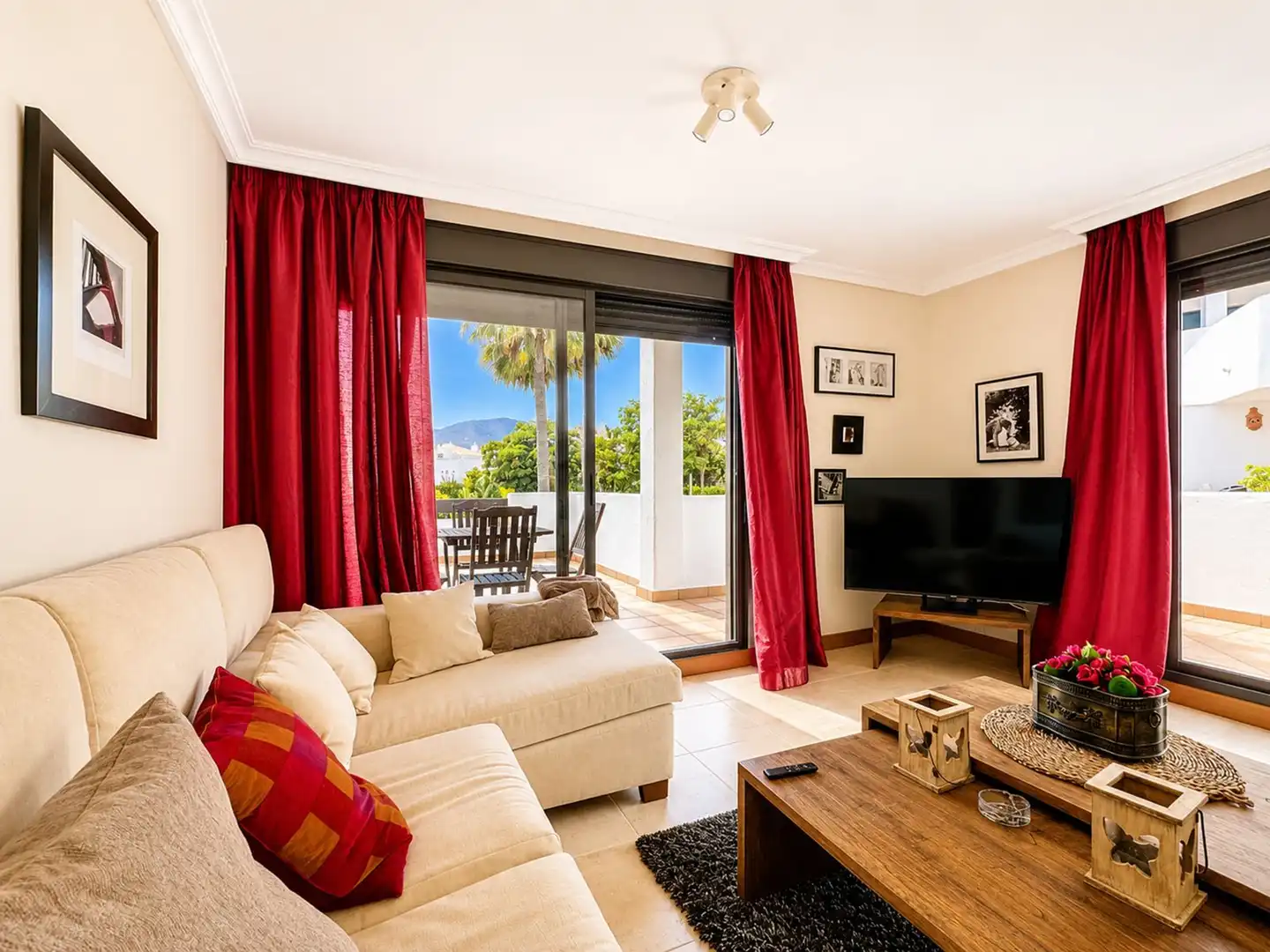 Living room of Apartments for sale in Estepona  with Air Conditioner, Terrace and Furnished