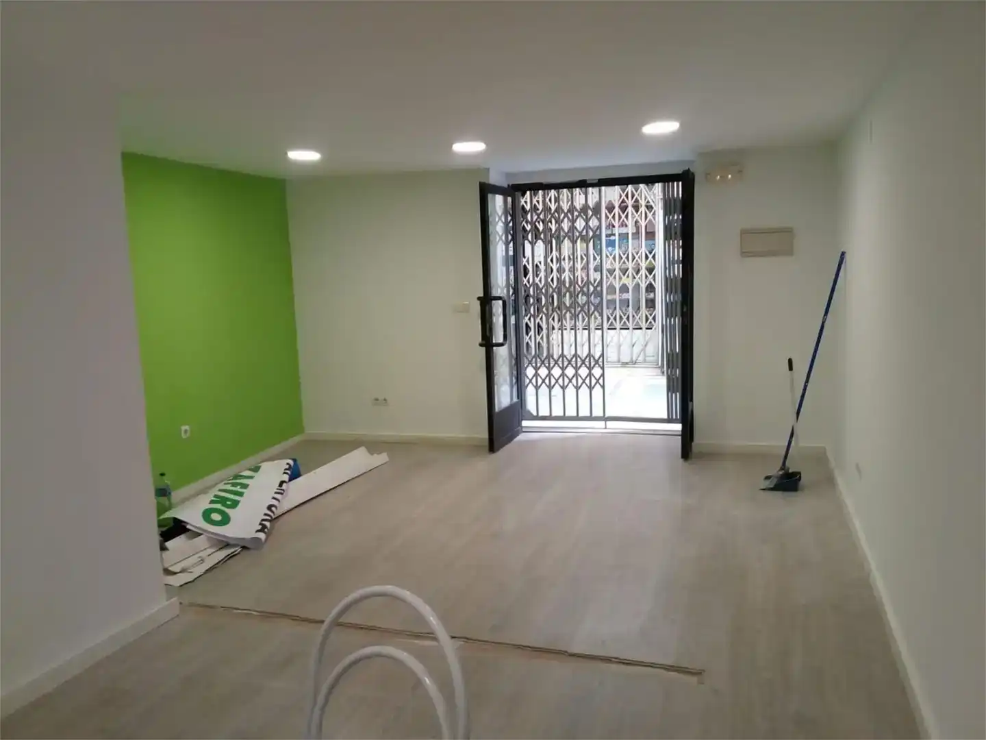 Commercial properties for rent in Baza  with Parquet flooring