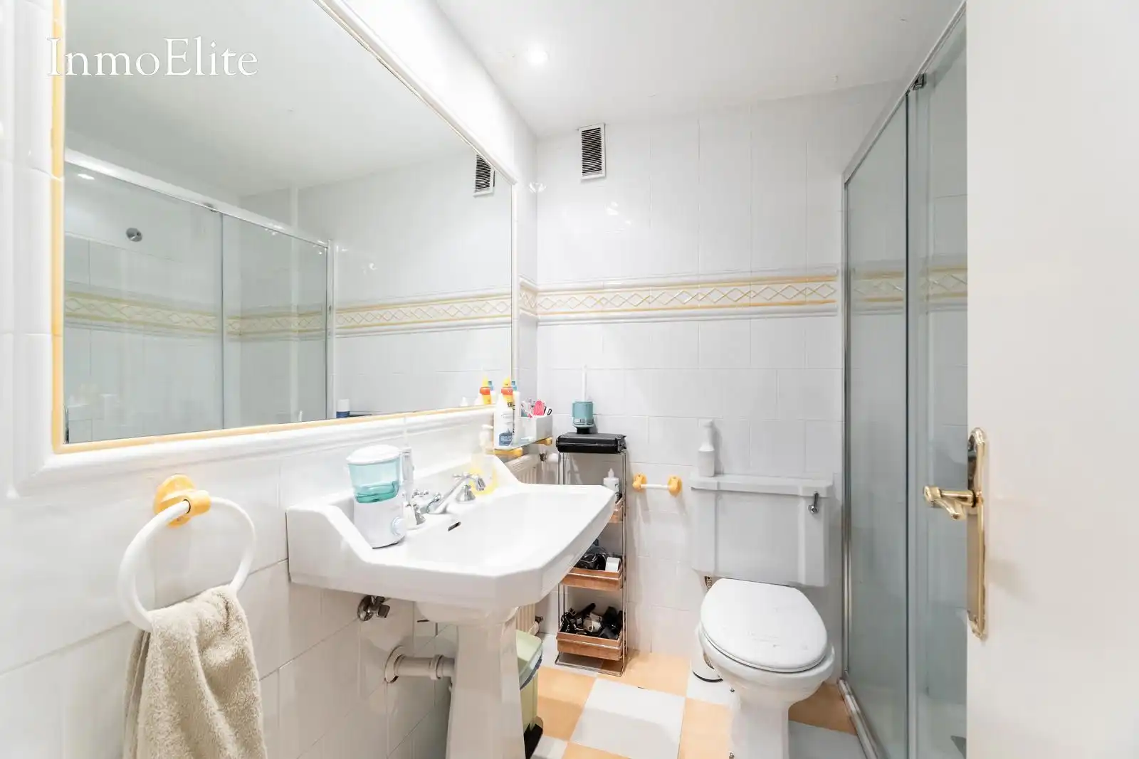 Badezimmer von Wohnung zum Verkauf in Madrid mit Heizung, Parkett und Terrasse