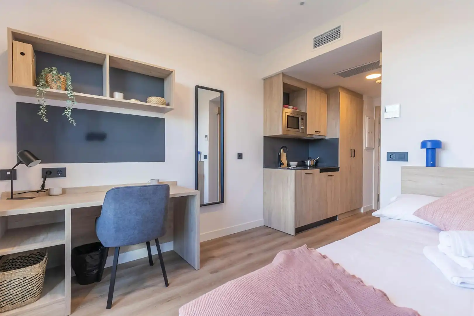 Schlafzimmer von Gebäude zur Miete in Madrid