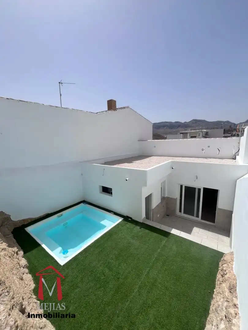 Haus mit Pool zum Verkauf in Zona de la Vega
