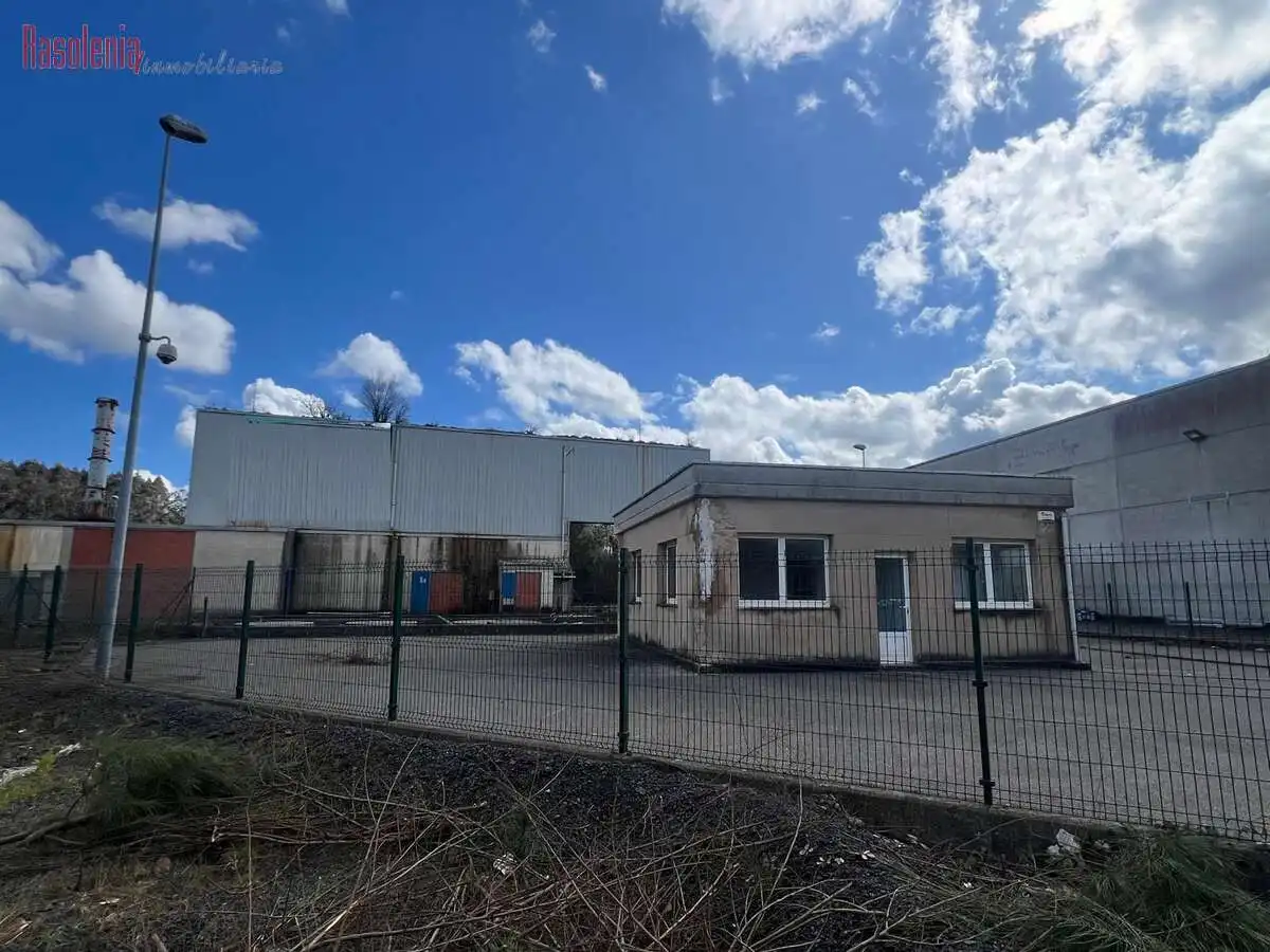 Vista exterior de Nave industrial en venta en Cerceda