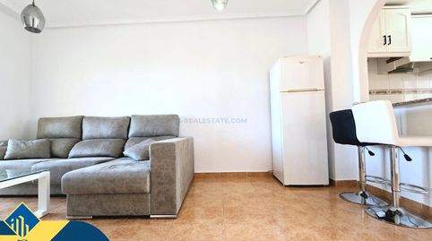 Apartamento con piscina comunitaria, en la provincia de Alicante, en la ciudad de Torrevieja. 2 habitaciones | 60 m² | 1 kilómetro, imatge 2