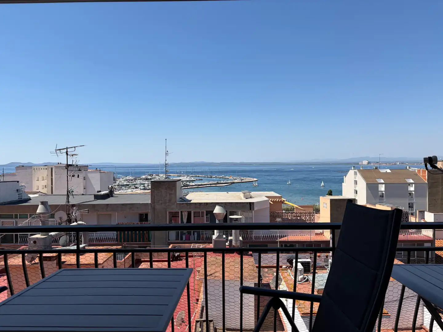 Apartamento con terraza en venta en Carrer del Puig Rom, imagen 2