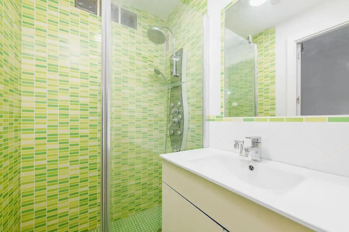 Baño de Planta baja en venta en Sevilla con Calefacción