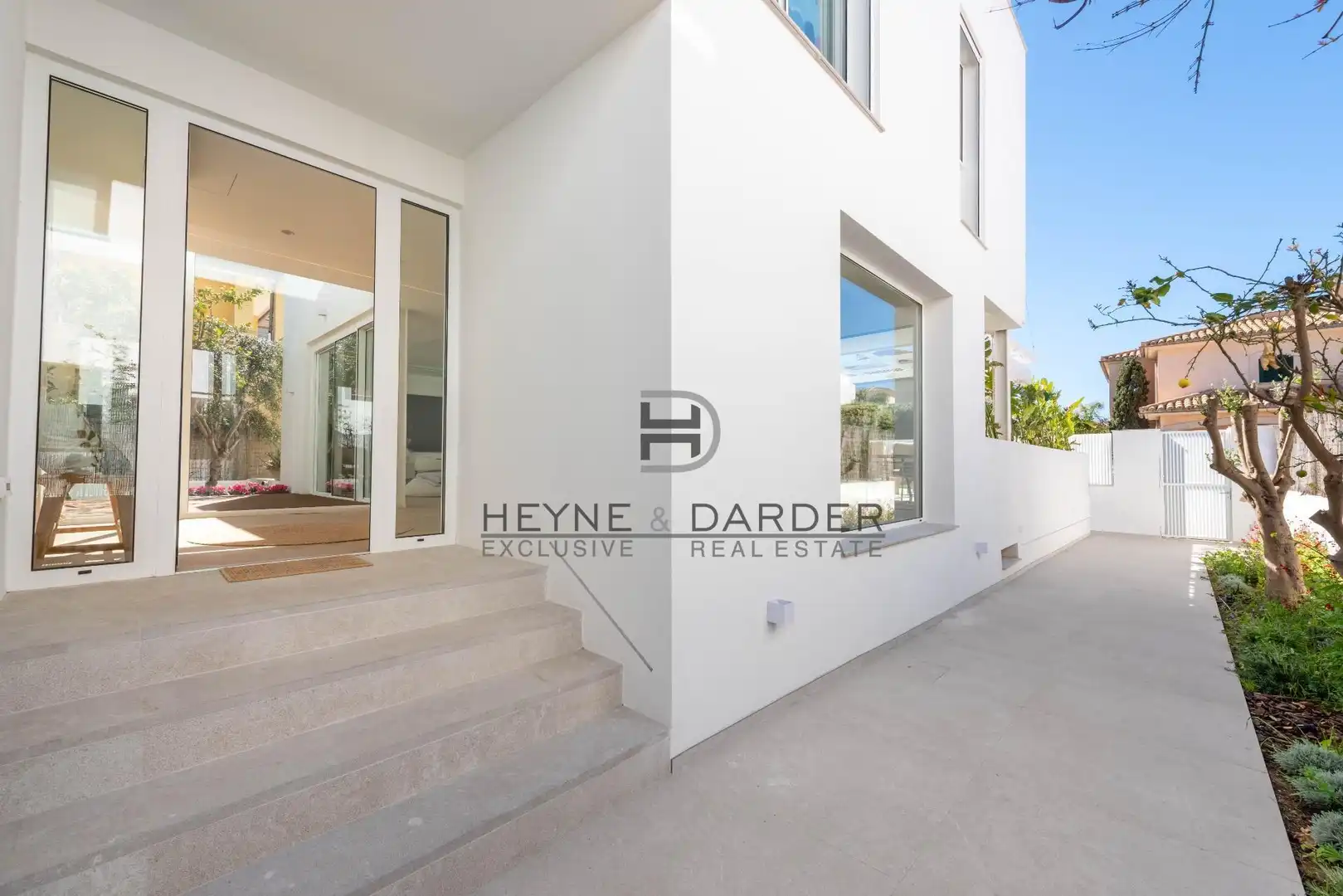 Vista exterior de Casa o xalet en venda en  Palma de Mallorca amb Aire condicionat, Calefacció i Jardí privat