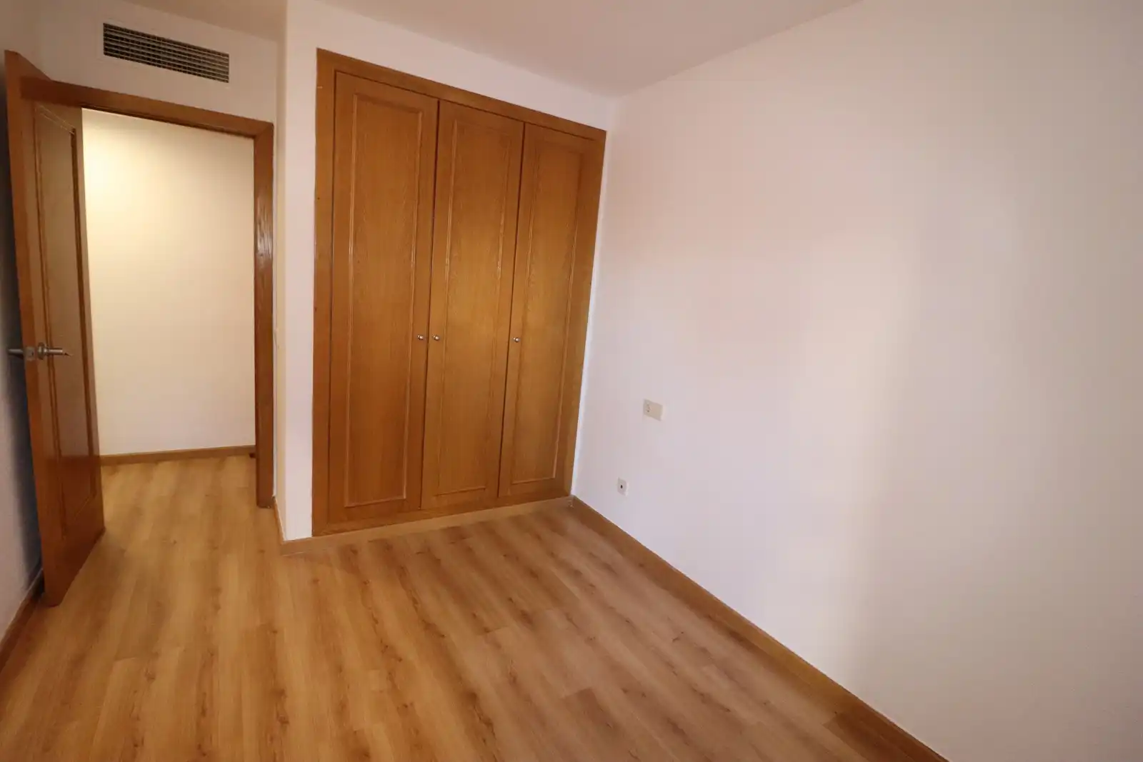 Habitación de Piso de alquiler en  Palma de Mallorca con Aire acondicionado, Parquet y Terraza