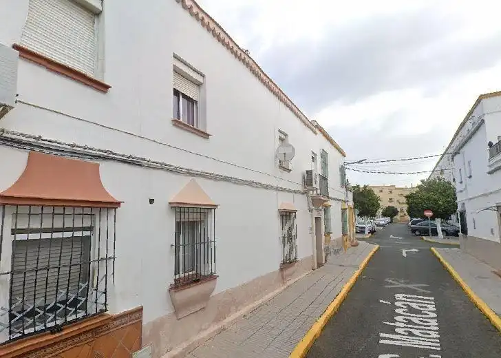 Vista exterior de Piso en venta en San Juan de Aznalfarache