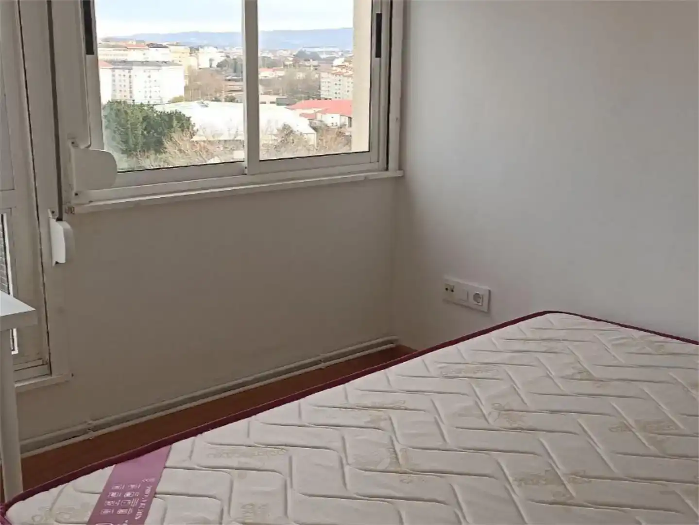 Dormitori de Pis de lloguer en Ferrol amb Moblat, Forn i Rentadora
