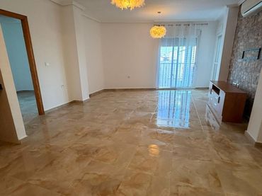 Apartamento con ascensor en venta en Jacarilla