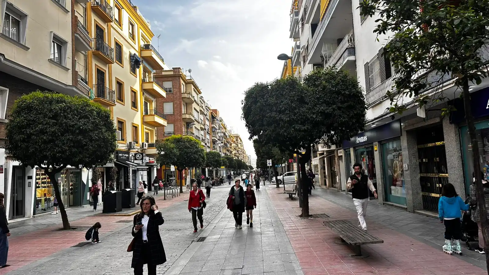 Exterior view of Flat for sale in Sevilla  with Air Conditioner, Heating and Storage room