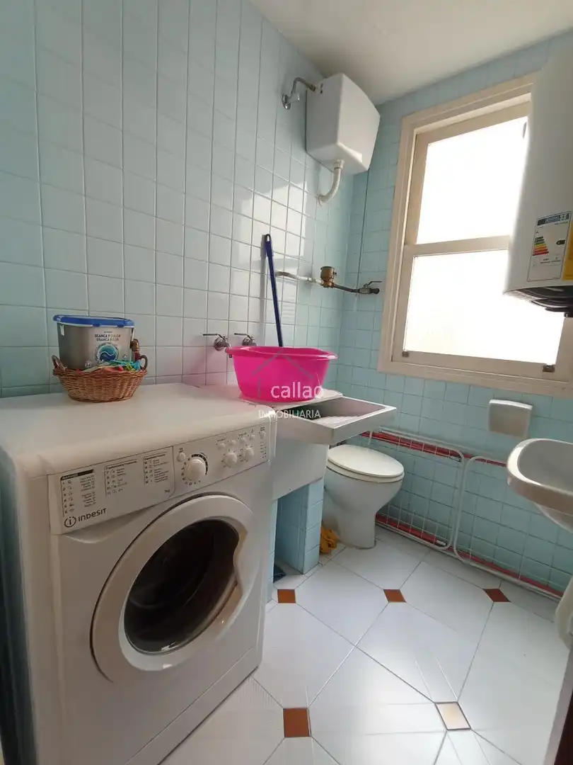 Habitación de Piso de alquiler en Ferrol con Calefacción y Amueblado