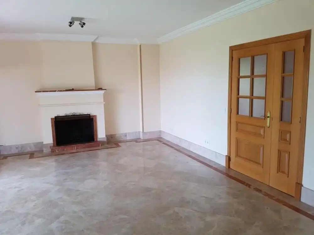 Sala de estar de Casa adosada en venta en Marbella con Aire acondicionado, Jardín privado y Terraza