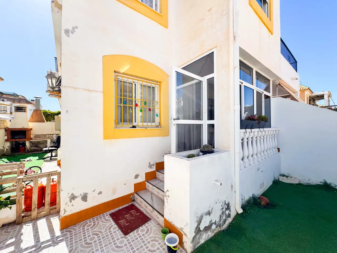 Vista exterior de Casa o chalet en venta en Torrevieja con Aire acondicionado, Calefacción y Terraza