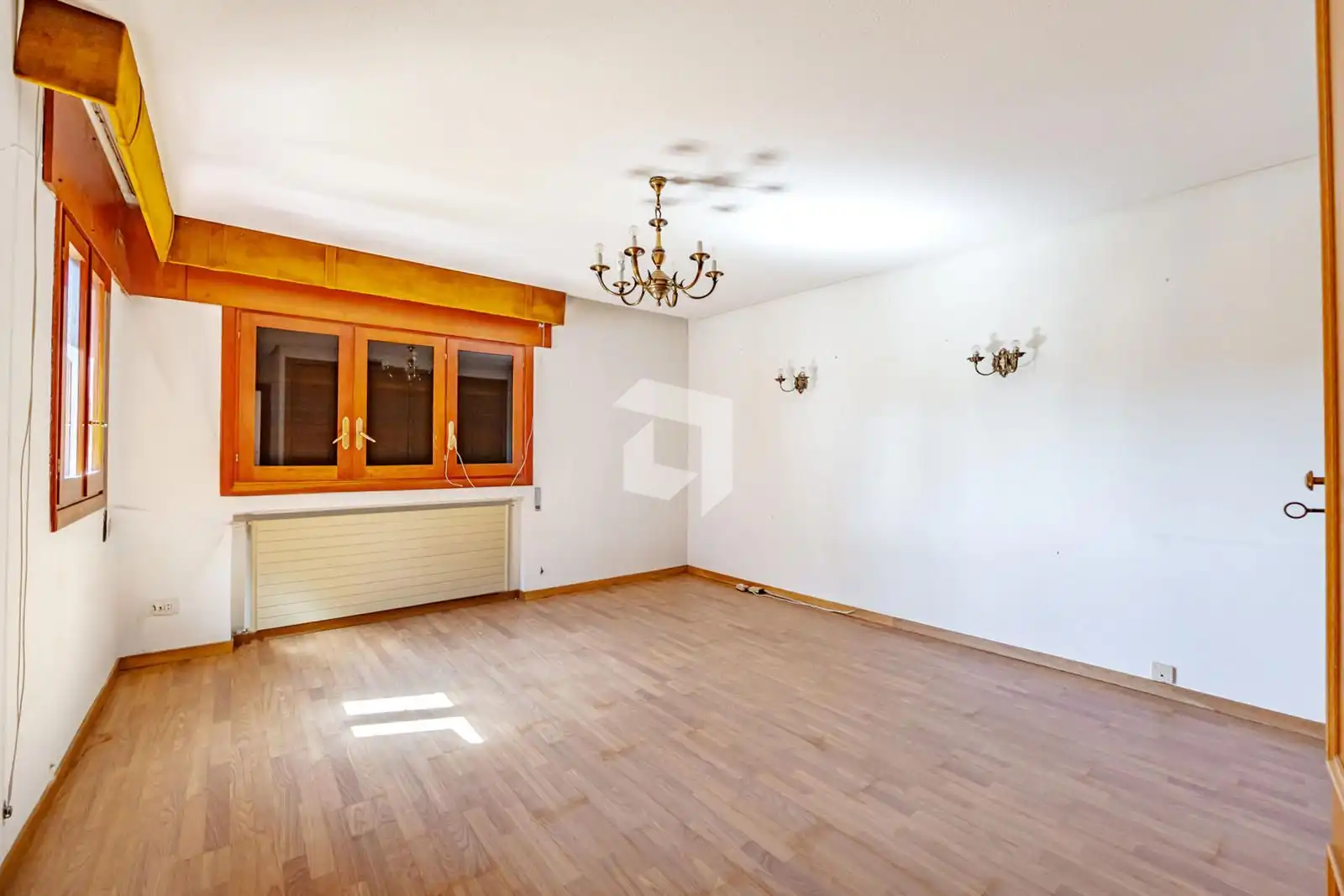 Sala d'estar de Casa o xalet en venda en Pozuelo de Alarcón amb Calefacció, Terrassa i Piscina