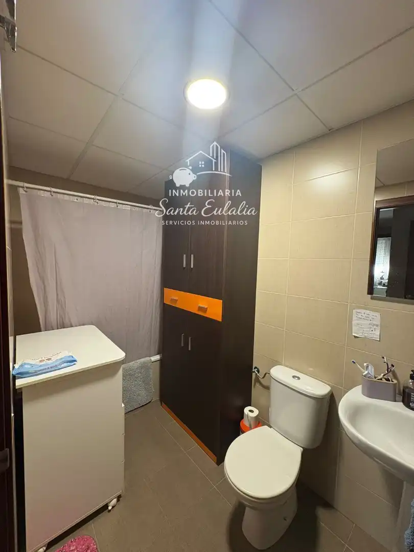 Bathroom of Flat for sale in Oeste