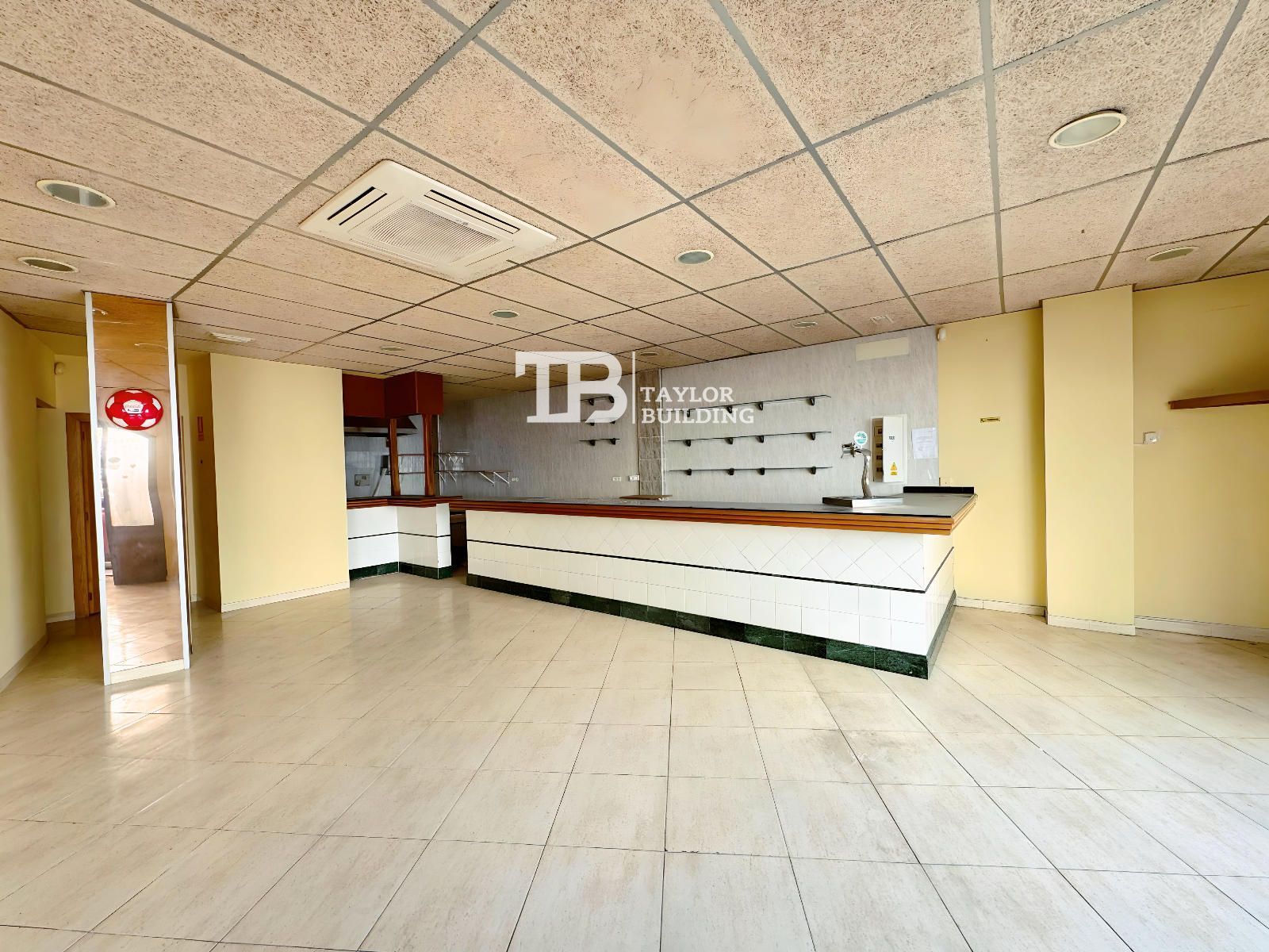 Premises for sale in Andratx  with Air Conditioner, Parquet flooring and Alarm