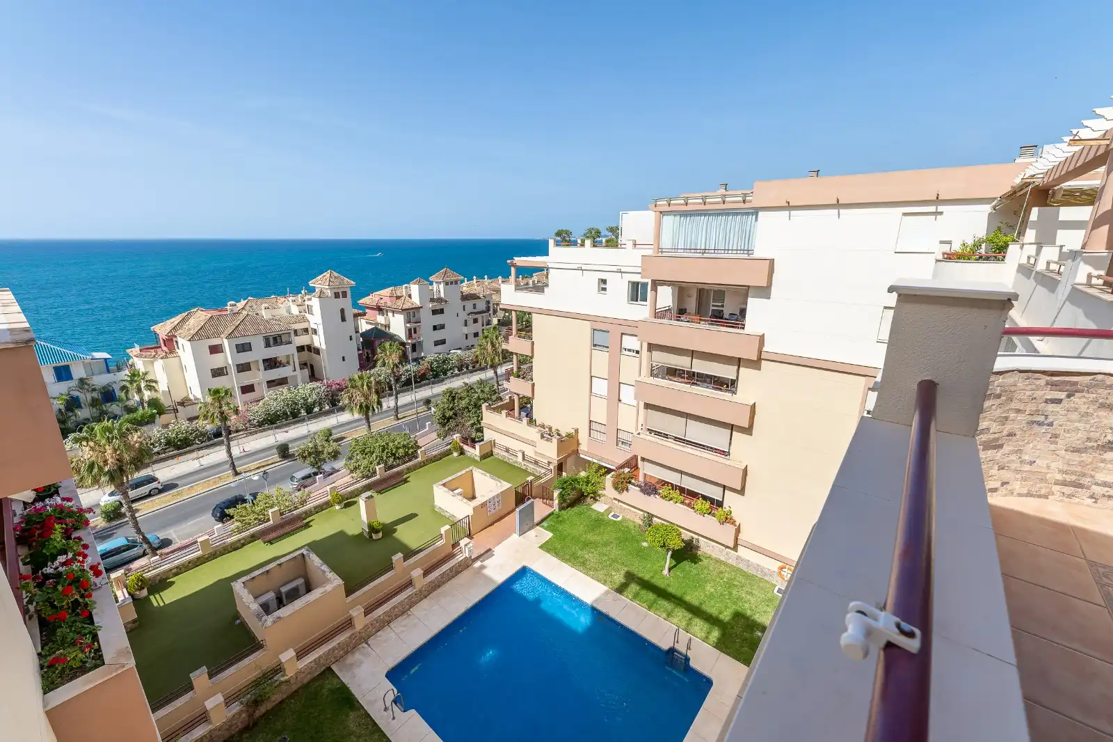 Piscina de Piso en venta en Benalmádena con Aire acondicionado, Calefacción y Terraza